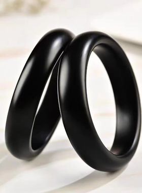 新疆和田墨玉手镯油润如脂