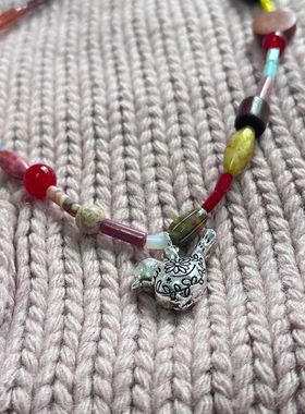 新款春夏多巴胺天然彩石满足鸟串珠混搭复古风锁骨链