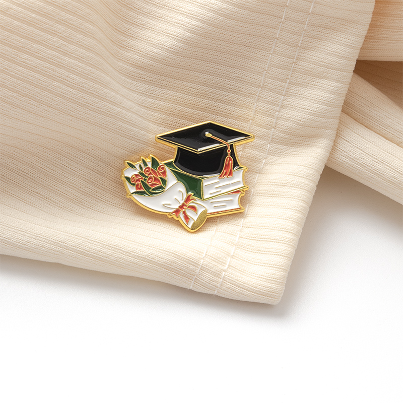 XiangLue毕业季学生礼物胸针男女学士帽金属徽章衣服包包装饰品 - 图0