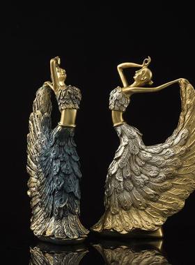 【包邮】现代孔雀舞摆件电视柜树脂酒柜桌面工艺品创意女人物家居