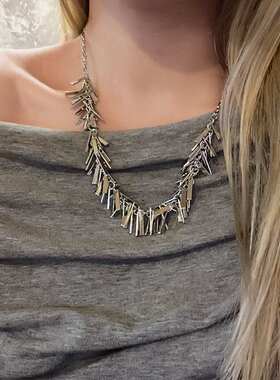 小众轻奢流苏亮片银色松叶项链时尚高级感气质夸张短款锁骨链颈链