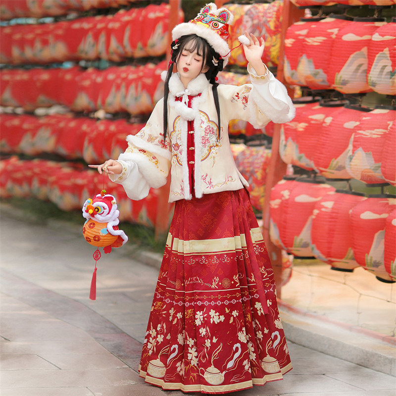 翡缇兰_元春 原创明制汉服女2025新款冬季加绒加厚半袖马面裙古装,淘宝优惠券,粉丝福利购,淘宝优惠卷