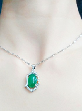 复古金色白玉吊坠绿玉髓项坠气质百搭锁骨链镶钻水滴型女式项链