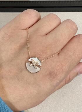 玫瑰金圆交叉白贝母项链女