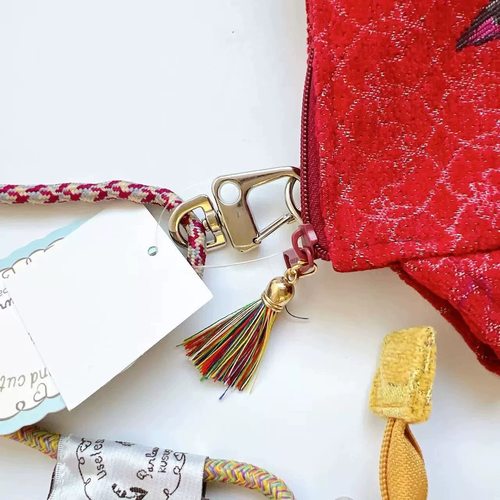 日本正品Kusuguru蜜豆公主精美提花手机包可斜挎单肩可爱针织布艺 - 图1