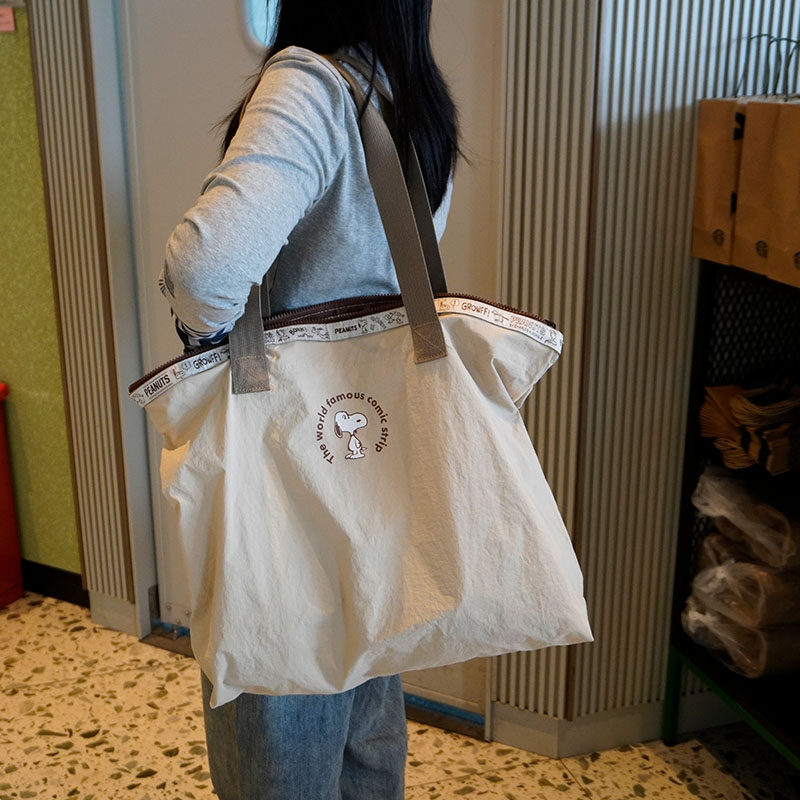 日系可爱史努比大容量拉链款旅行袋行李包可套拉杆箱便携可折叠,淘宝优惠券,粉丝福利购,淘宝优惠卷