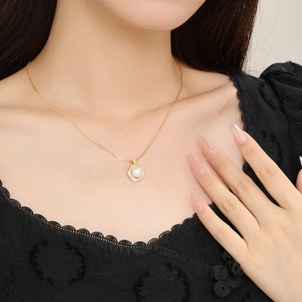 周大生几何珍珠项链女款纯银轻奢小众高级设计感锁骨链送女友礼物-图0