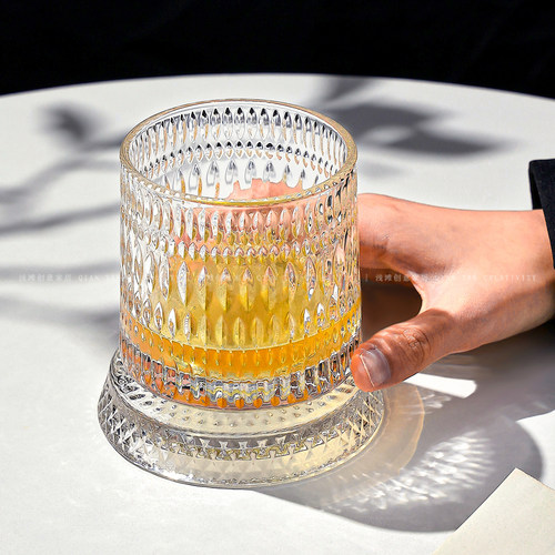 网红威士忌发光旋转酒杯高级感转转杯带灯洋酒玻璃杯会转的杯子 - 图2