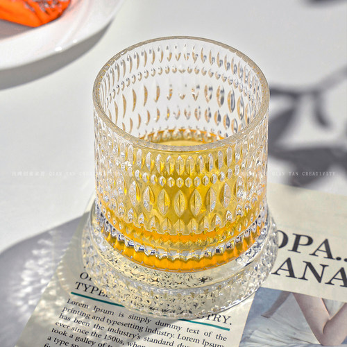 网红威士忌发光旋转酒杯高级感转转杯带灯洋酒玻璃杯会转的杯子 - 图0