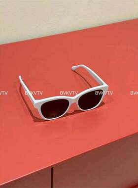 新款珍珠点缀阳台镜太阳眼镜女