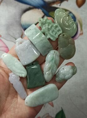 天然翡翠特色杂件如意福瓜