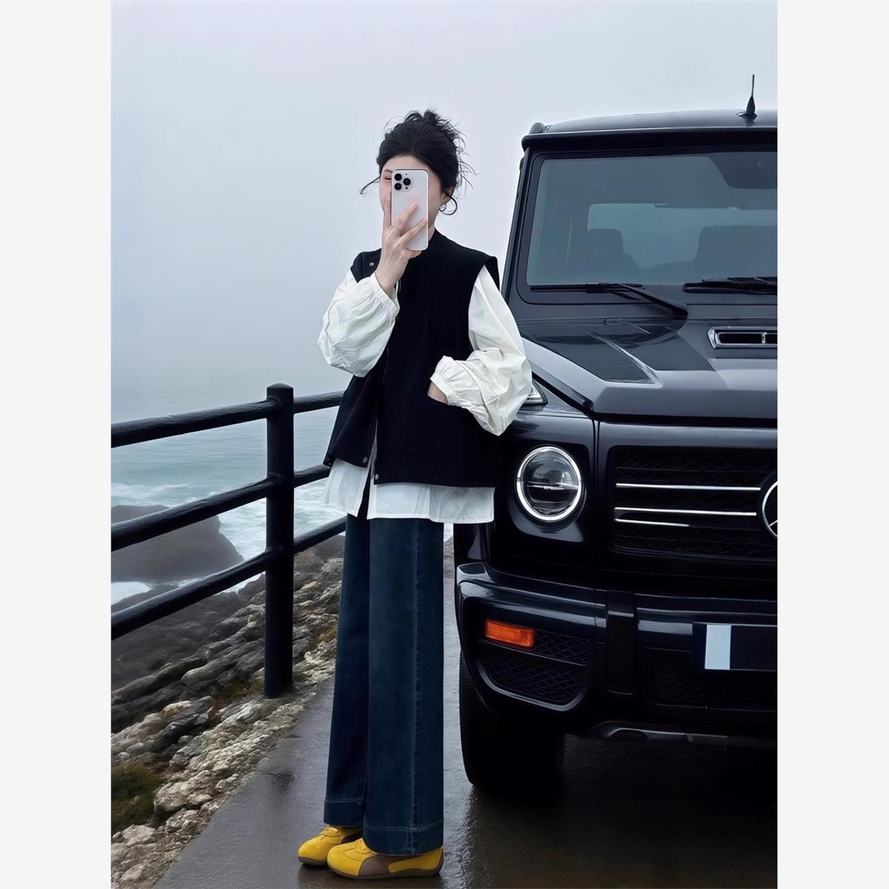 早秋搭配一整套韩系穿搭白色衬衫叠穿马甲外套阔腿牛仔裤三件套女 - 图0