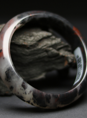 天然名族女玉石鸡血玉手镯带证书