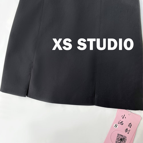 性感双开叉吊带连衣裙女2026春季新款气质法式韩系a字包臀小黑裙 - 图2