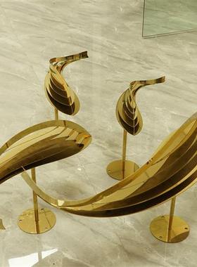 户外抽象不锈钢小鱼摆件酒店水池装饰品售楼处水景镜面金属鱼雕塑