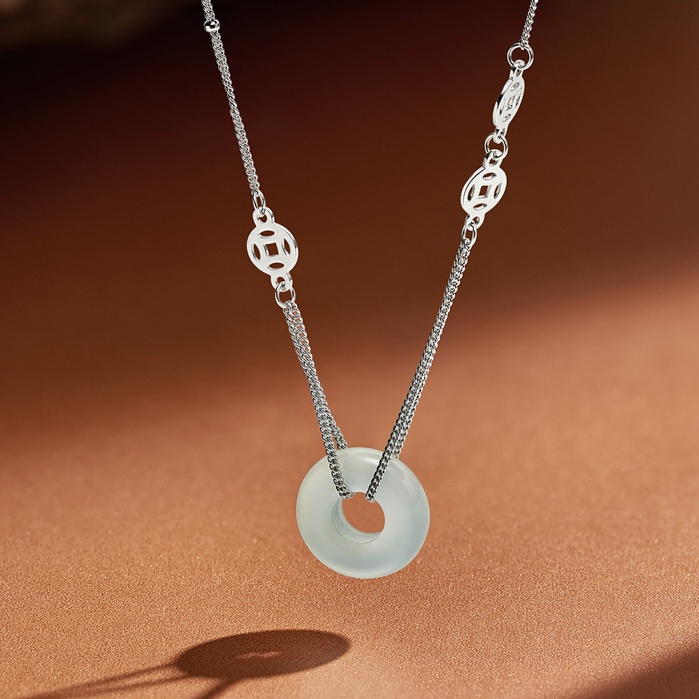 迪士尼新款财运平安扣玉髓项链女锁骨链简约时尚饰品新年礼物女,淘宝优惠券,粉丝福利购,淘宝优惠卷