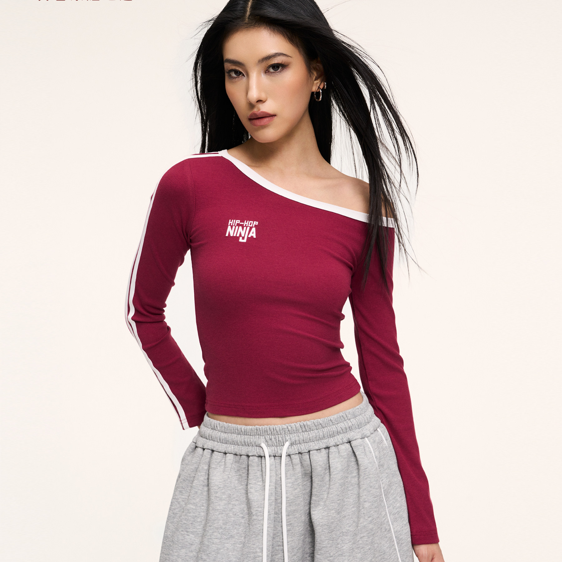HIPHOP NINJA复古运动风斜肩杠条长袖T恤女街舞跳爵士舞修身上衣 - 图2