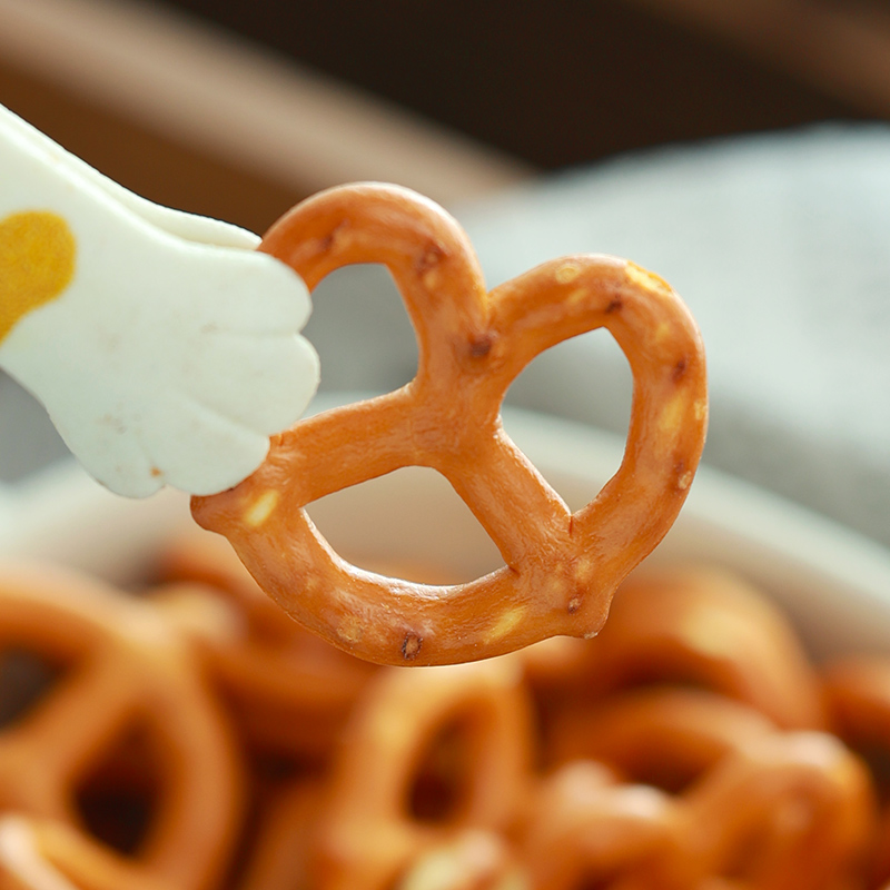 Xuncriiji Sea Salt Alkaline Water Bow Alkaline Water Stick Biscuit Cake Baking Decoration Biscuits Casual Healthy Snacks