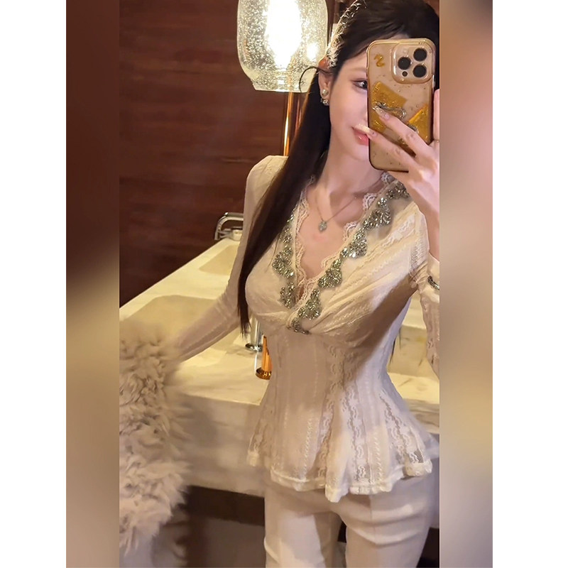 XZY 微胖名媛气质重工镶钻V领蕾丝上衣女25年冬季别致收腰打底衫,淘宝优惠券,粉丝福利购,淘宝优惠卷