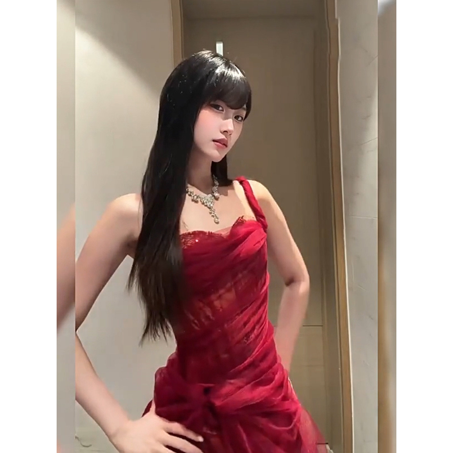 XZY 微胖法式纯欲红色网纱吊带连衣裙女25年冬季高级感宴会晚礼服,淘宝优惠券,粉丝福利购,淘宝优惠卷