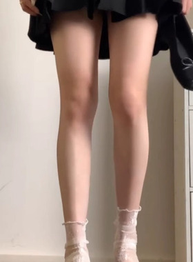 薄纱小花袜搭配玛丽珍鞋小短裙