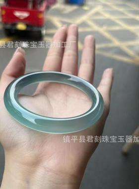 2025天然冰种库里蓝玉髓玛瑙镯子翡翠蓝水色玉髓库里蓝胖圆条手镯