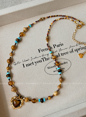 一眼心动~咖色爱心吊坠串珠项链