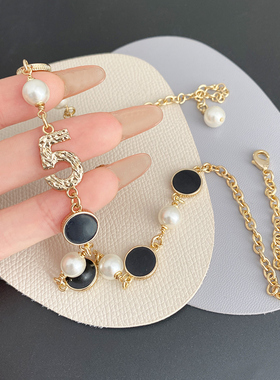 奥米迪奥数字5珍珠珐琅圆盘项链