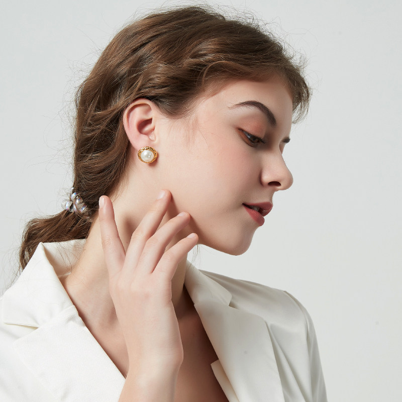 奥米迪奥欧美菱格纹大珍珠女新耳环 aomidior耳钉