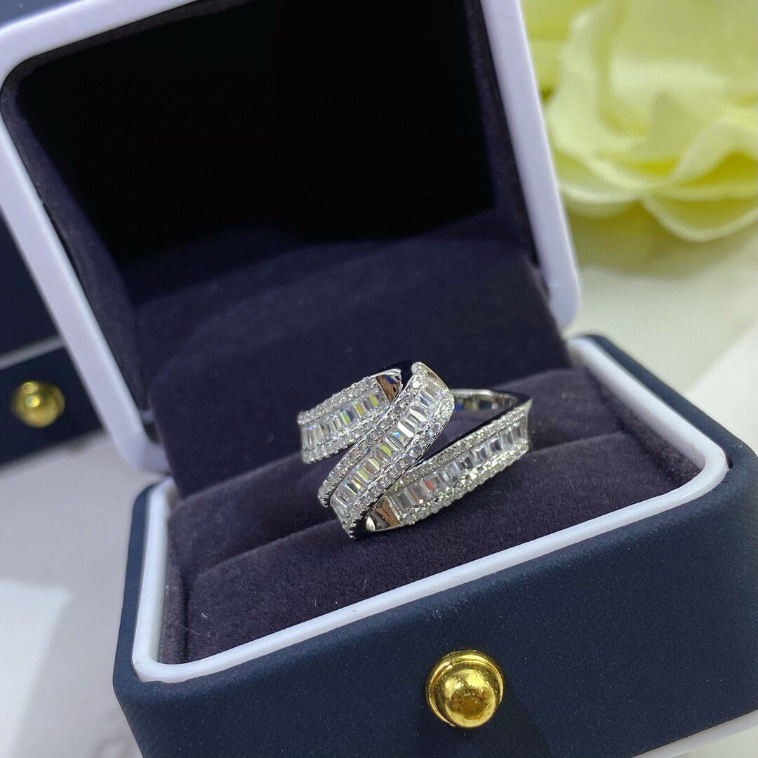 奥米迪奥方钻绸缎造型女时尚潮戒指 aomidior戒指/指环