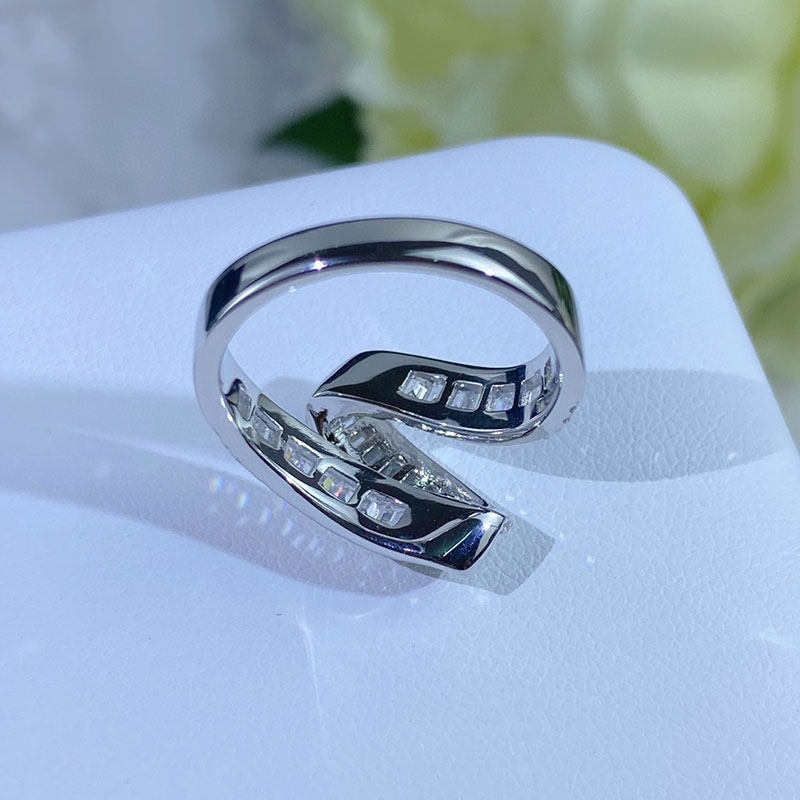 奥米迪奥方钻绸缎造型女时尚潮戒指 aomidior戒指/指环