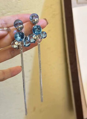 蓝色圆珠长款流苏耳钉
