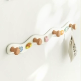 Стенная стена -творческий вход в стену стены, стена, связанная с дверью, попадает в дверь