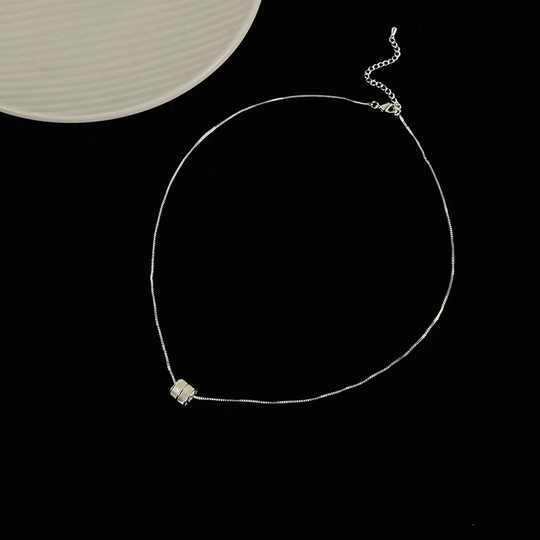 Shilijia simple temperament white fritillary ball necklace versatile temperament collarbone chain