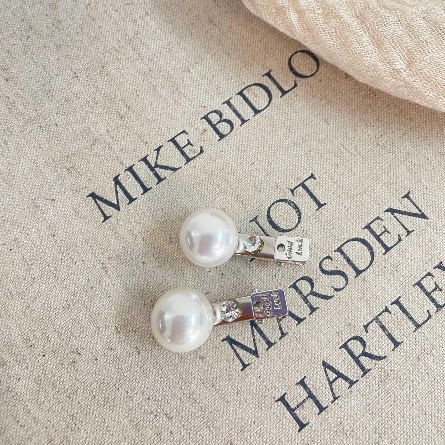 十里间【福利小夹子】甜美小清新亮晶晶珍珠刘海夹蓝色边夹鸭嘴夹,淘宝优惠券,粉丝福利购,淘宝优惠卷