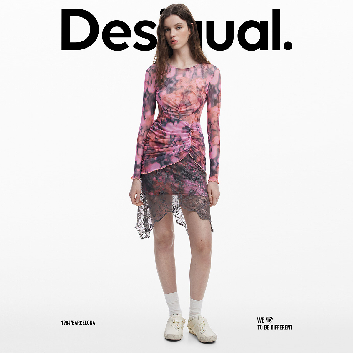 【Collina Strada联名】粉色花卉印花蕾丝拼接连衣裙 - 图0