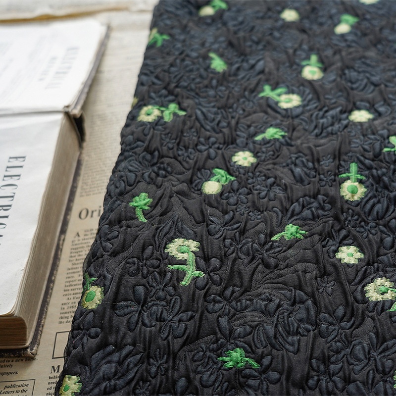 春夏浮雕小碎花提花泡泡面料清新黄绿黑尼龙女装蓬蓬裙箱包鞋服布 - 图2