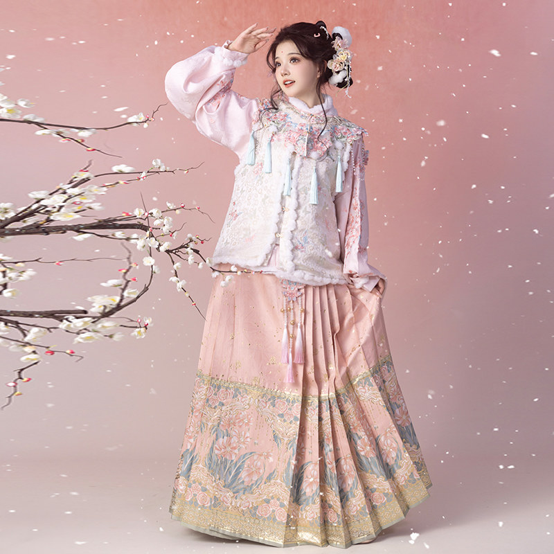 光宿【岁岁】汉服女明制比甲琵琶袖马面裙套装刺绣拜年服冬季加绒,淘宝优惠券,粉丝福利购,淘宝优惠卷