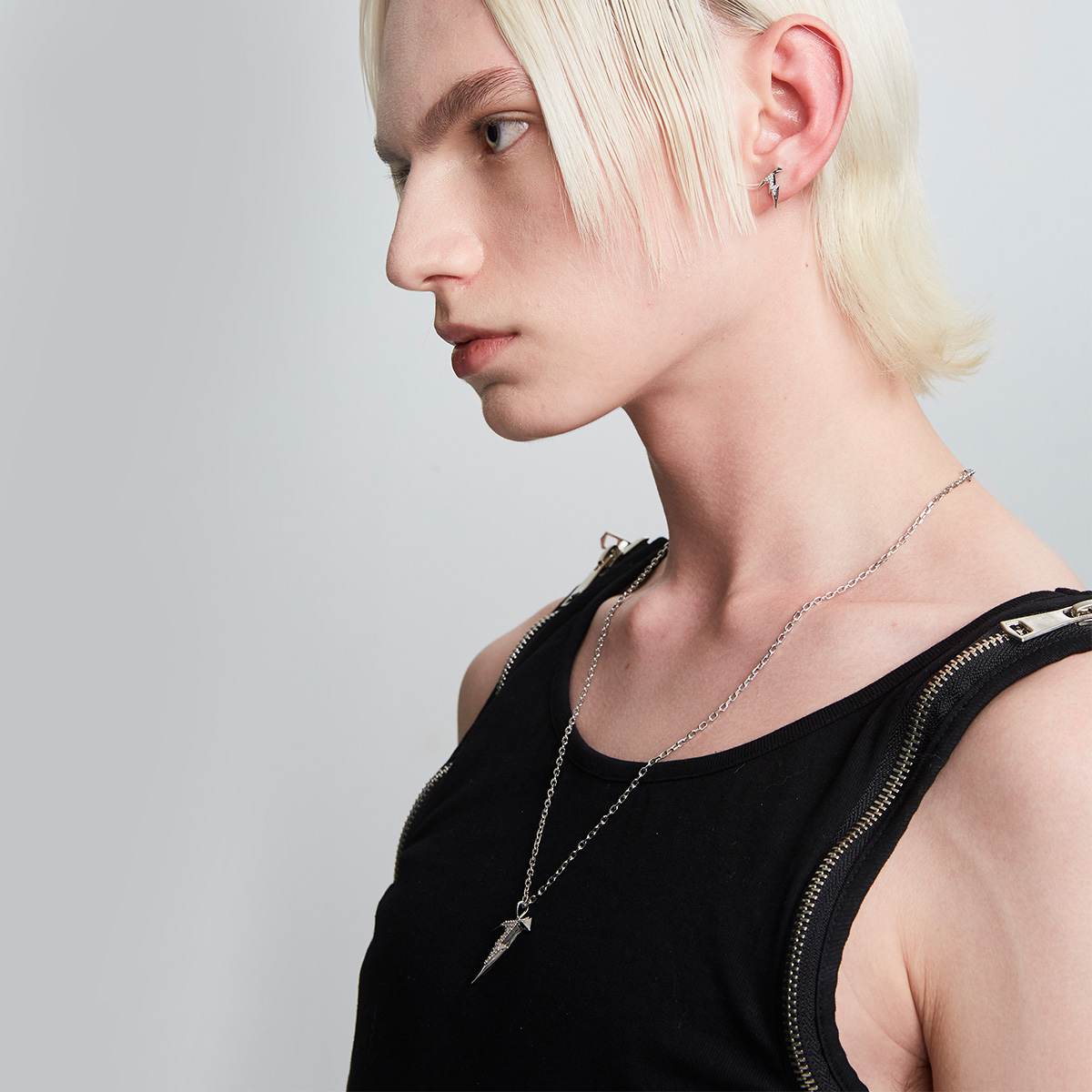 展轩同款YURITAN闪电T字镶钻吊坠项链 - 图1