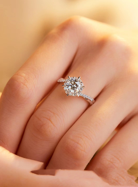 50分-1克拉【星织】S925银镀白金莫桑石女戒指扭臂奢华个性款