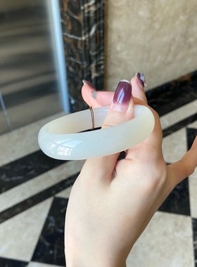 新疆和田玉白玉手镯女款扁条玉石真正品天然青玉羊脂玉贵妃玉镯子