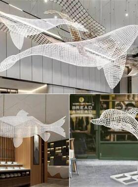 定制镂空鲸鱼雕塑售楼处商场展厅酒店不锈钢铁艺网格金鱼悬吊装饰