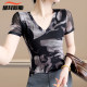 ເສື້ອຍືດຄໍ V-neck ພິມຕາຫນ່າງການຫຼຸດຜ່ອນອາຍຸຂອງເສື້ອຍືດອ່ອນຂອງແມ່ຍິງ tops versatile plus size fashionable mom high-end ແບບຕາເວັນຕົກ slimming top