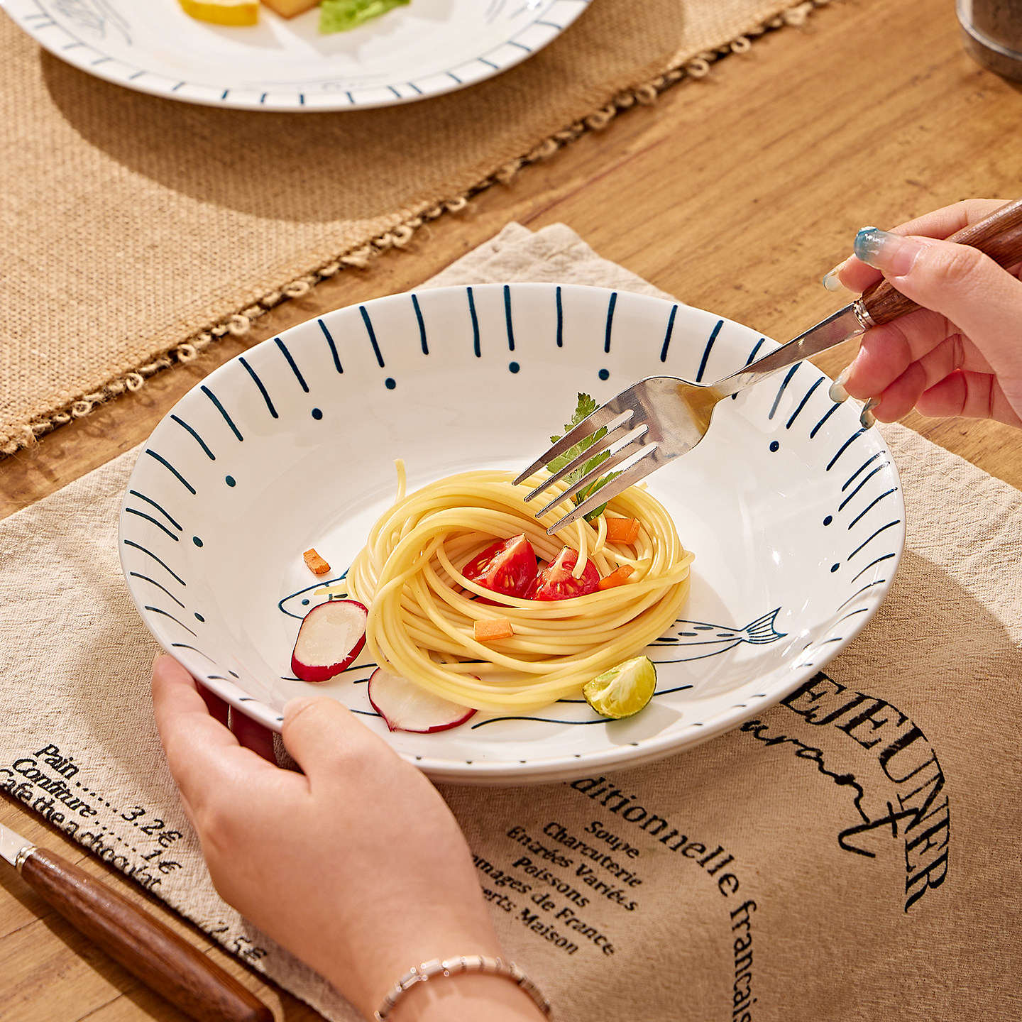 日式餐具套装家用2025新款高颜值陶瓷碗盘简约泡面碗饭碗汤碗送礼