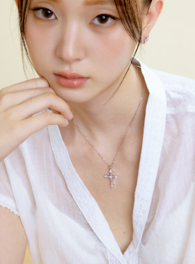 十字粉色 吊坠高级感轻奢低调优雅个性气质百搭女款欧美ins新款潮