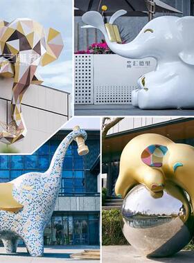 玻璃钢彩绘卡通吉祥物雕塑定制户外大型广场松鼠IP美陈创意摆件