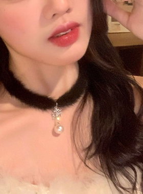入冬播报 秋冬毛绒白色毛毛项圈女轻奢小众项链圣诞过年颈链配饰