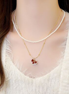 双层叠戴珍珠串珠红色小马吊坠项链女轻奢小众配饰2026新款毛衣链