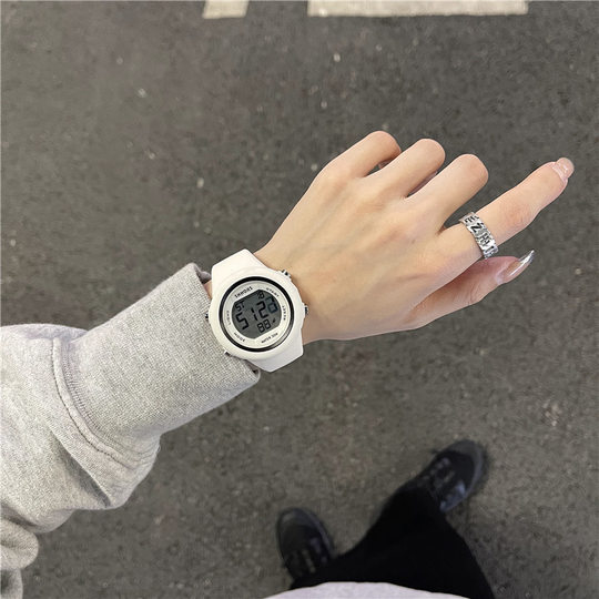 Einfache, mädchenhafte Sport-Multifunktions-Digitaluhr im College-Stil