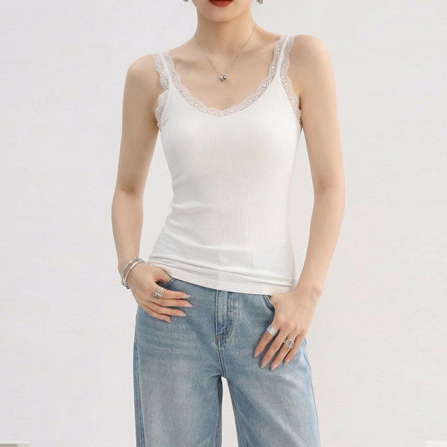 ຊັ້ນເທິງ camisole ສີຂາວສໍາລັບແມ່ຍິງທີ່ມີກະທັດຮັດແລະກັບຄືນໄປບ່ອນທີ່ສວຍງາມ